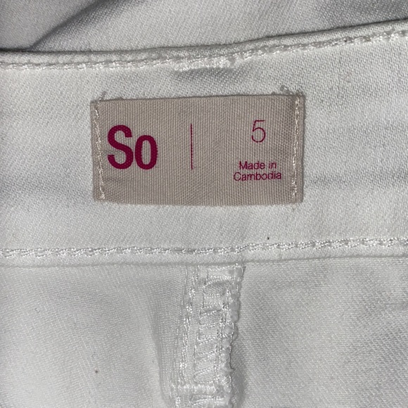 Like New White SO Distressed Mini Skirt - Picture 3 of 3